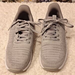 womens OrthoFeet Gray Lace Up Sneakers Size 8D. LIKE NEW